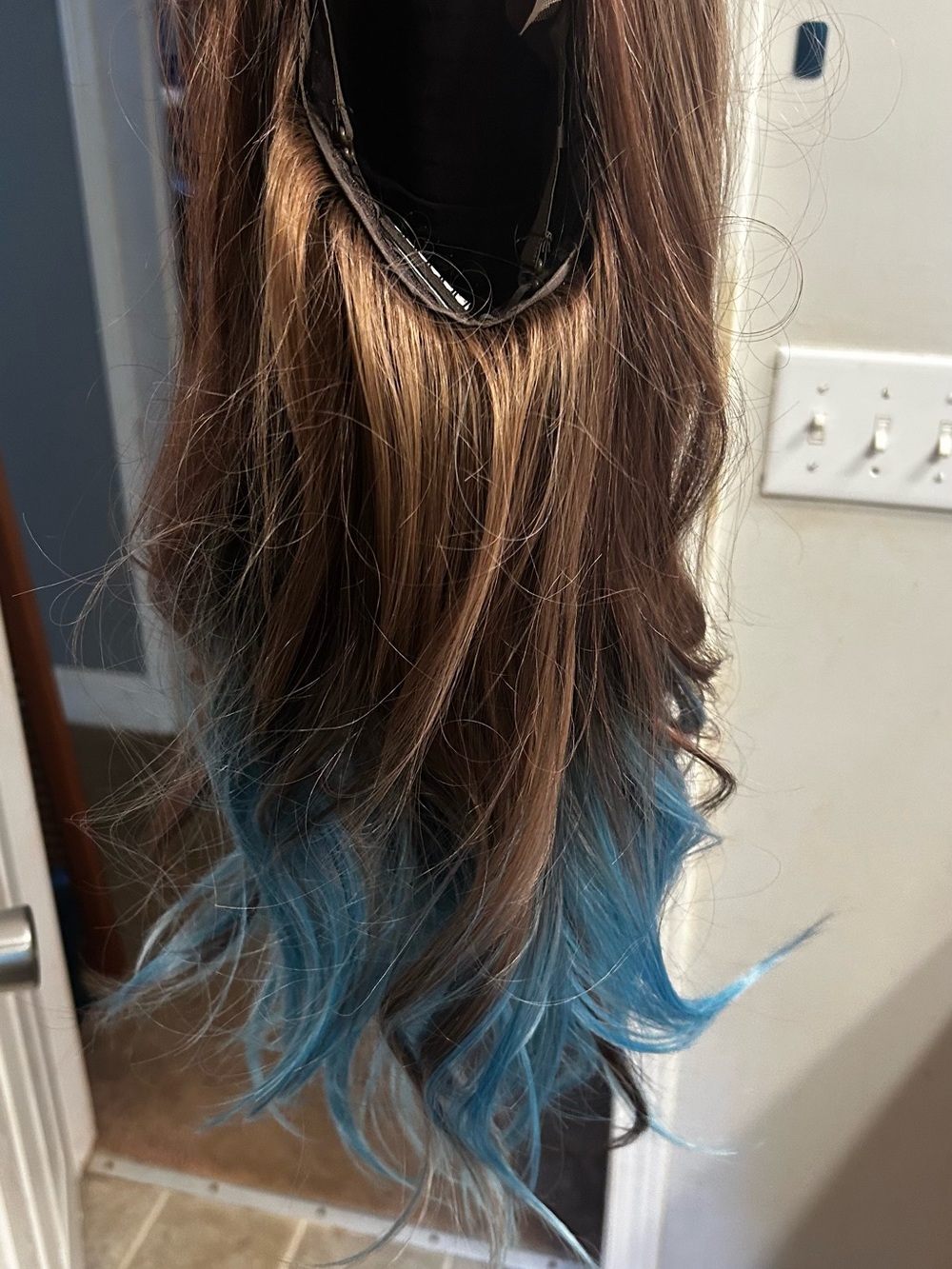 CSC la blu blu brunette. Blue Peekaboo Hair brand new with lace attached - Picture 3 of 5